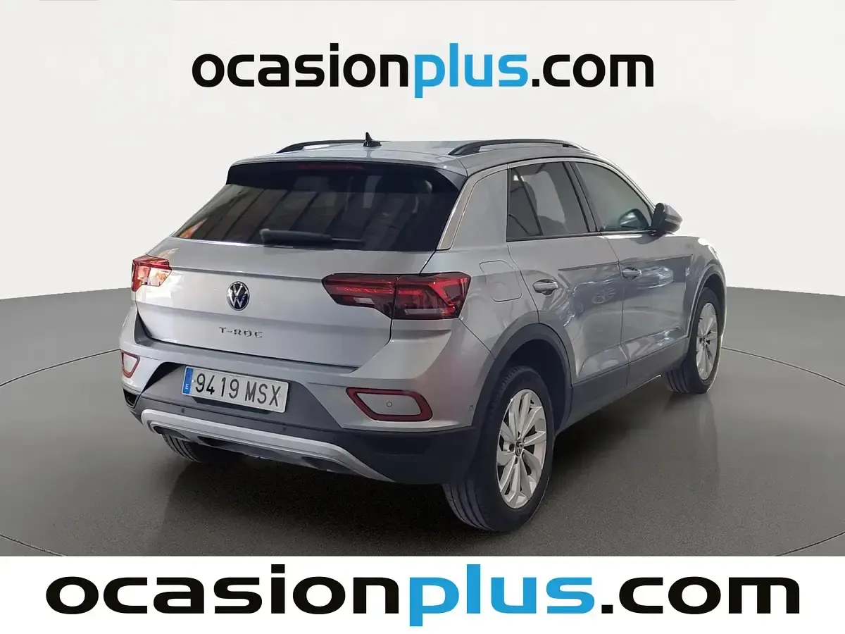 Usado VW T-Roc Life 110 CV (80 kW) 2024 Gris / plata SUV