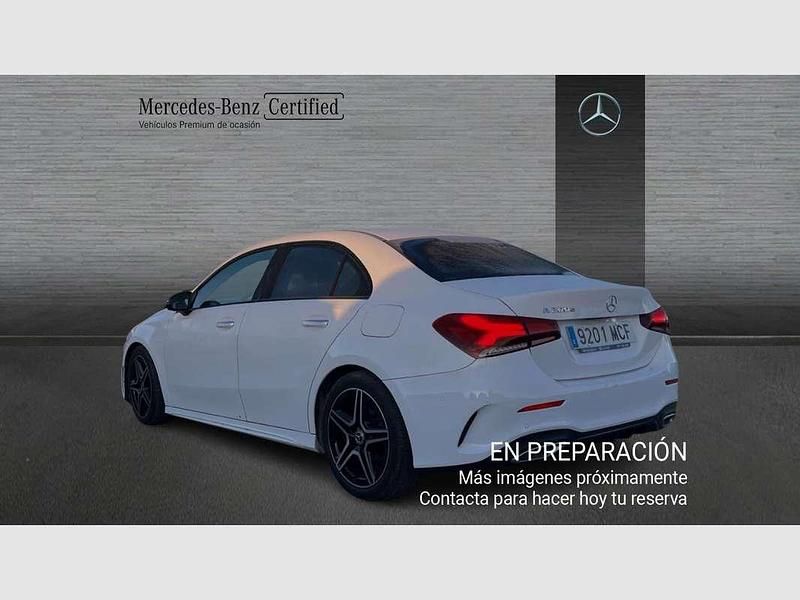 Usado Mercedes 260 110 CV (80 kW) 2022 Blanco Berlina