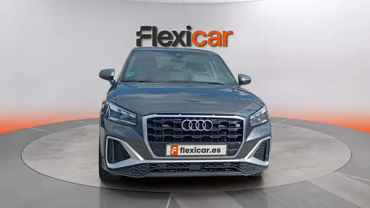 Usado Audi Q2 S-Line 150 CV (110 kW) 2024 Gris SUV
