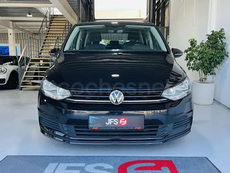 Usado VW Touran Business 116 CV (85 kW) 2020 Negro Monovolumen