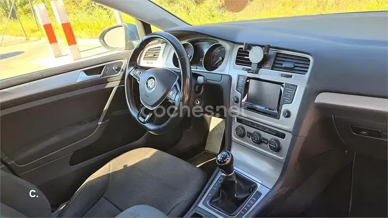 Usado VW Golf VII Advance 105 CV (77 kW) 2014 Azul Berlina