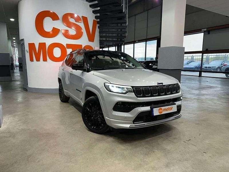 Usado Jeep Compass 242 CV (177 kW) 2022 Gris SUV