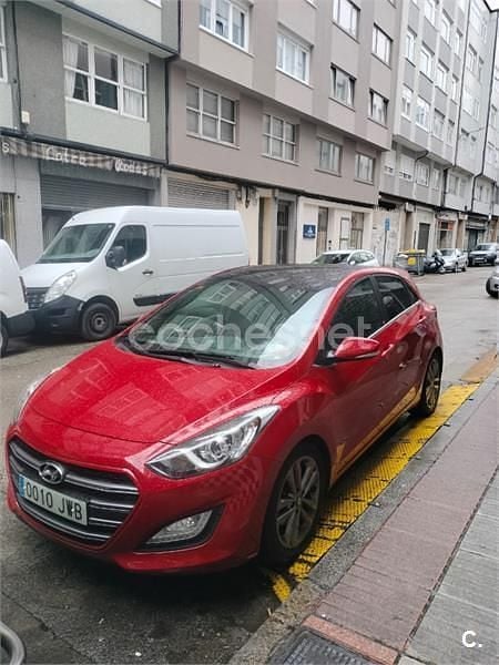 Rojo Usado 2017 Hyundai i30 GO! Berlina | 13.900 € (Un poco caro) - Imagen 1/4