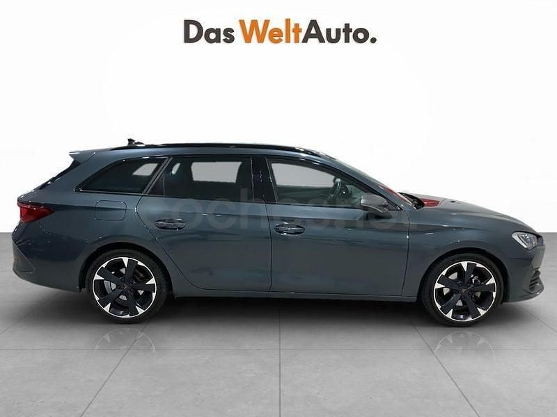 Usado Cupra Leon 150 CV (110 kW) 2023 Gris / plata Familiar