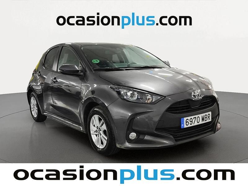 Usado Toyota Yaris Edition 125 CV (91 kW) 2022 Gris Utilitario
