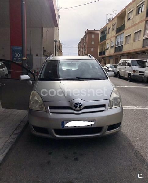 Usado Toyota Corolla Verso Sol 116 CV (85 kW) 2005 Beige Monovolumen
