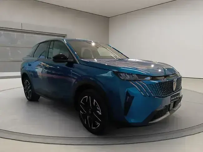 Nouvelle Peugeot 3008 Allure 145 ch (106 kW) 2025 Bleue SUV