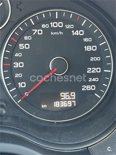 Usado Audi A3 Ambiente 105 CV (77 kW) 2008 Rojo Berlina