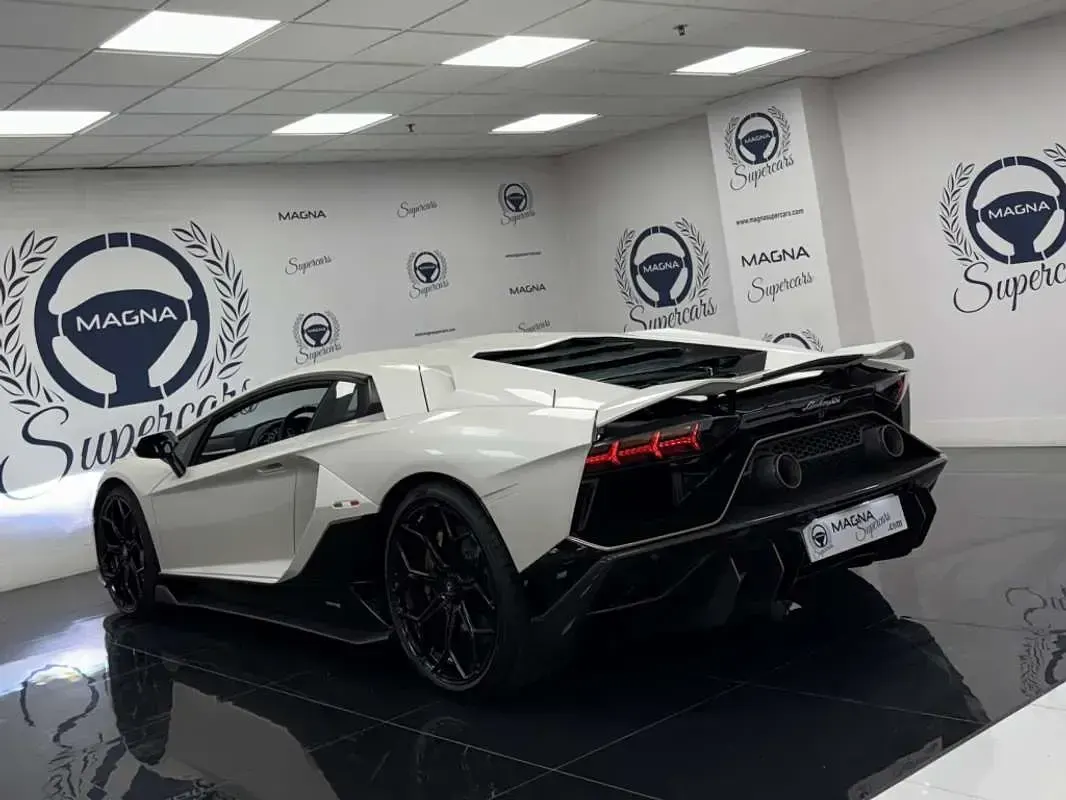 Usado Lamborghini Aventador 780 CV (573 kW) 2022 Blanco Coupe
