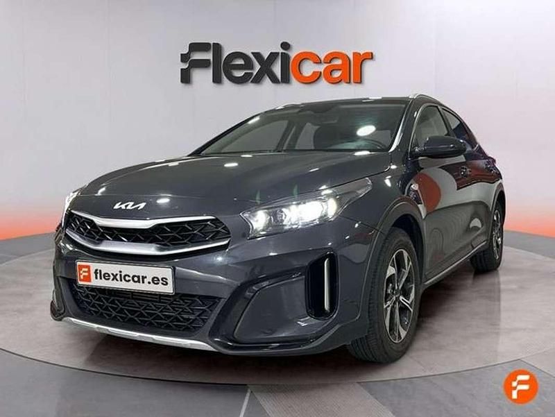 Usado Kia XCeed 101 CV (74 kW) 2024 Gris SUV