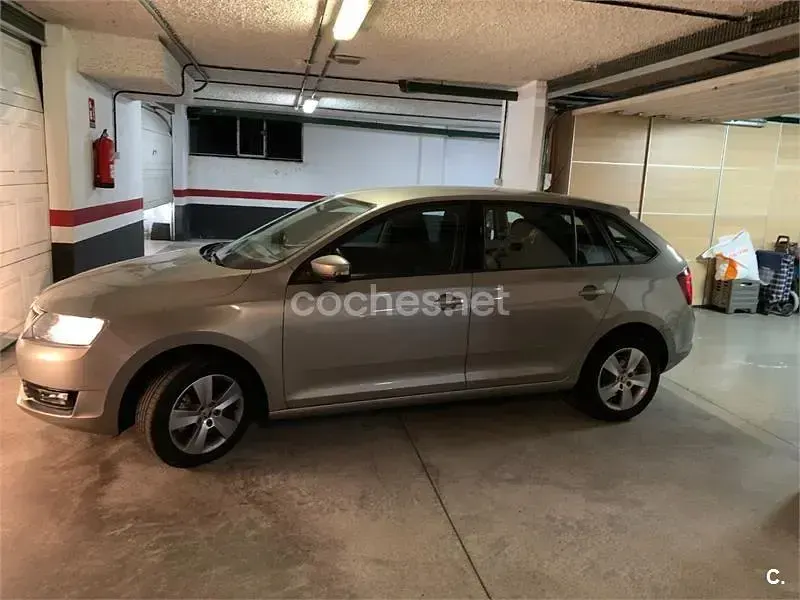 Usado Skoda Rapid Active 110 CV (80 kW) 2018 Beige Utilitario