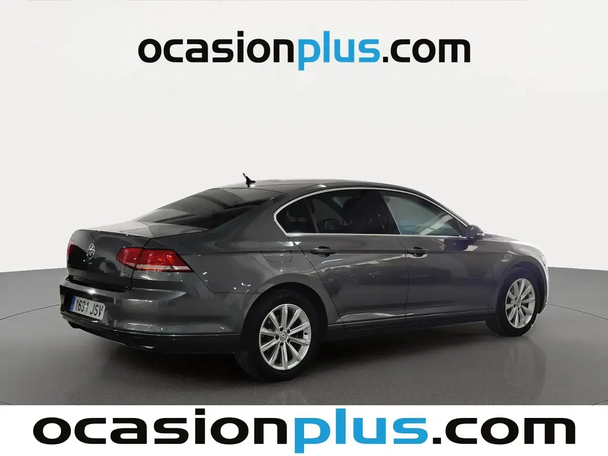 Usado VW Passat Advance 150 CV (110 kW) 2016 Gris Berlina