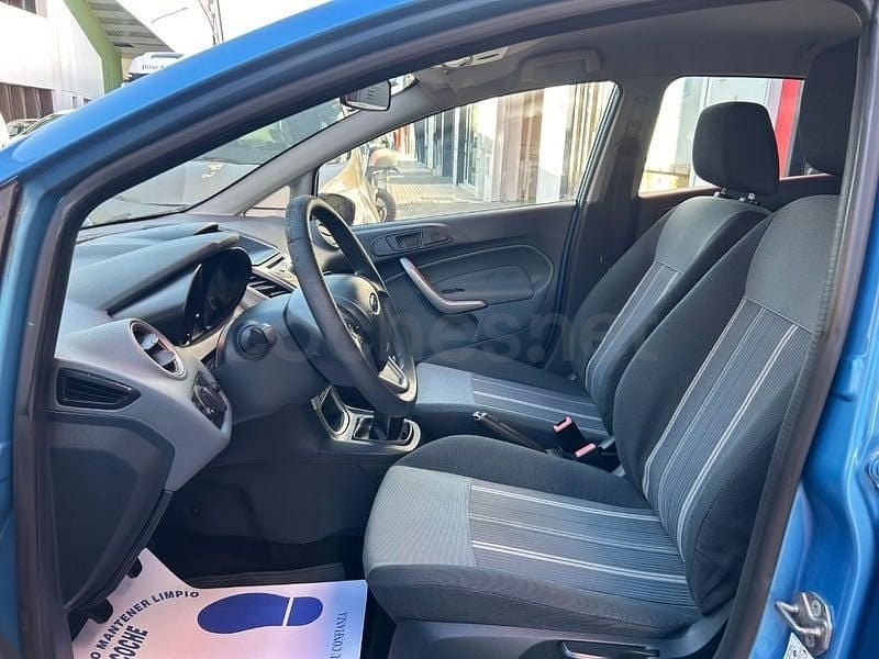 Usado Ford Fiesta Titanium 70 HP (51 kW) 2011 Azul Citadino