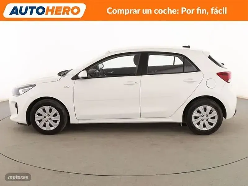 Usado Kia Rio 85 CV (62 kW) 2020 Blanco Berlina