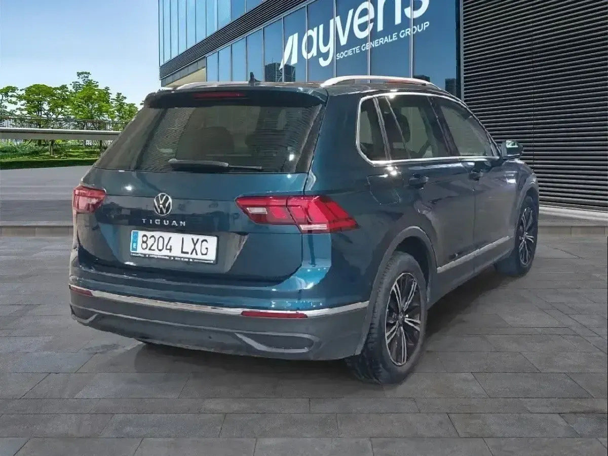 Usado VW Tiguan Life 150 CV (110 kW) 2022 Azul SUV
