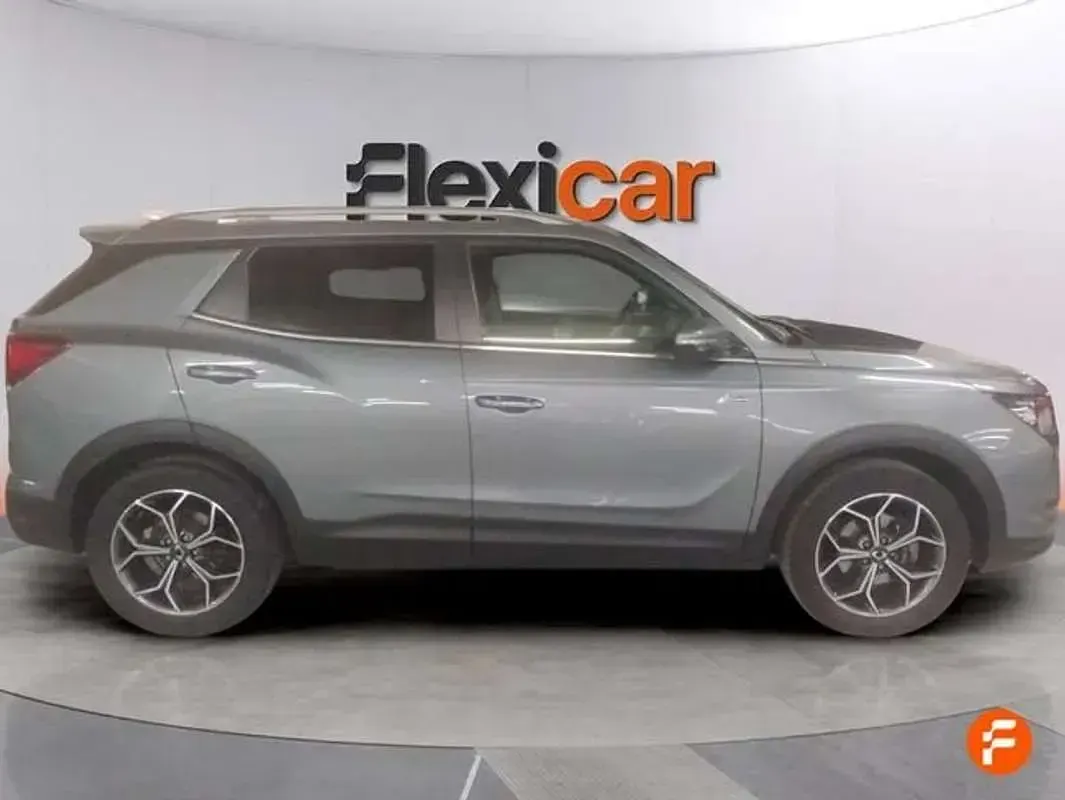 Usado SsangYong Korando 148 CV (108 kW) 2024 Gris SUV