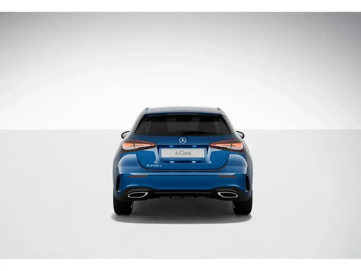 Usado Mercedes A250 Advanced 218 CV (160 kW) 2024 Azul Berlina