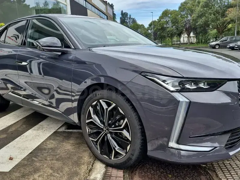 Usado DS Automobiles DS4 130 CV (95 kW) 2024 Gris / plata SUV