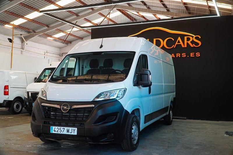 Blanco Usado 2023 Opel Movano Van | 25.795 € - Imagen 1/4