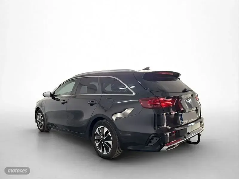 Usado Kia Ceed Sportswagon 141 CV (103 kW) 2025 Negro Familiar