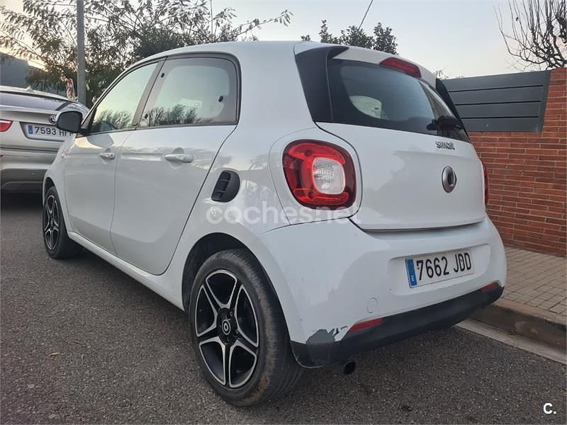 Usado Smart ForFour Proxy 71 CV (52 kW) 2015 Blanco Utilitario
