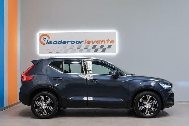 Usado Volvo XC40 Inscription 151 CV (111 kW) 2020 Gris / plata SUV