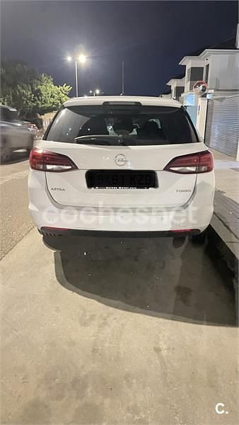 Usado Opel Astra Dynamic 125 CV (91 kW) 2019 Blanco Familiar