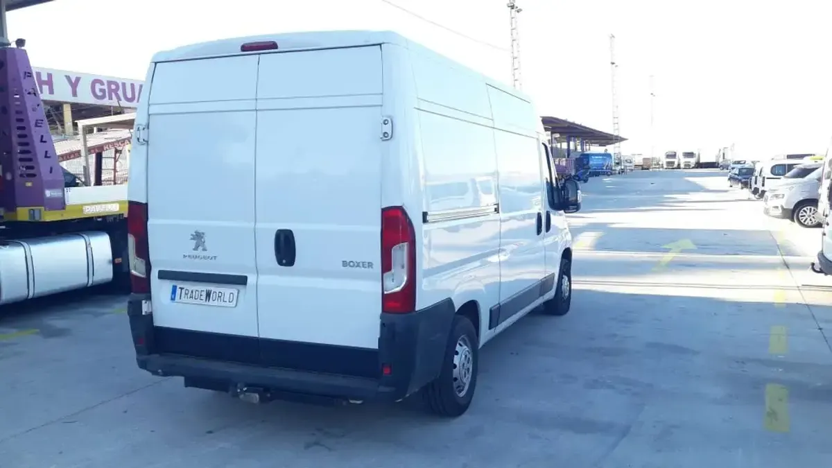 Usado Peugeot Boxer S 120 CV (88 kW) 2022 Blanco Van