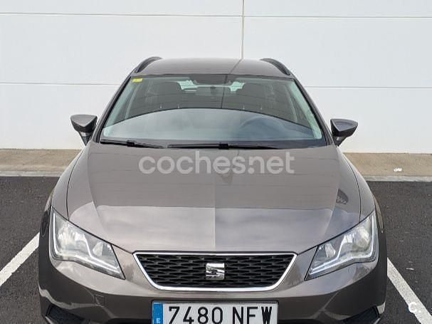 Gris / plata Usado 2014 Seat Leon ST Reference Familiar | 8350 € (Precio justo) - Imagen 1/4