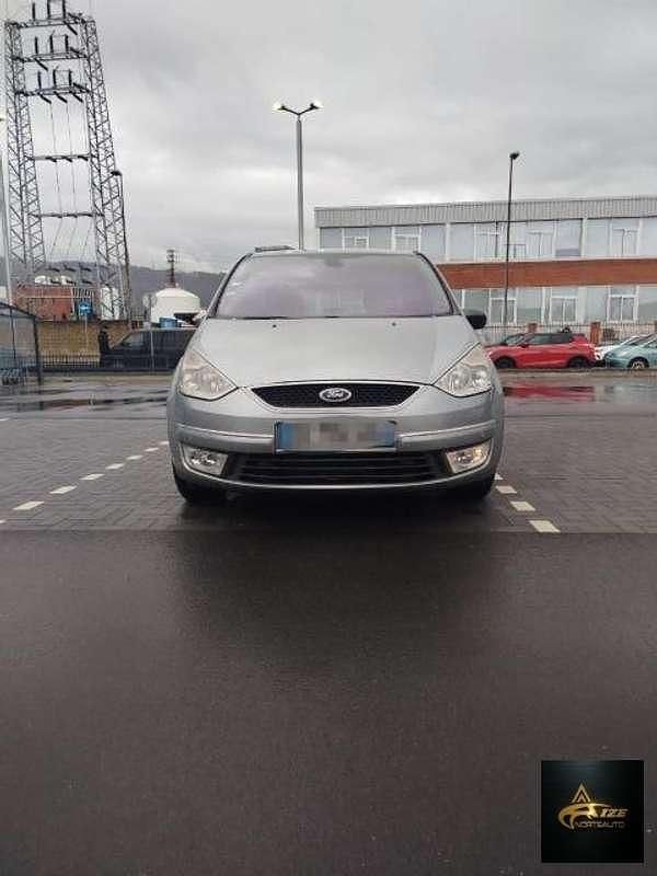 Usado Ford Galaxy 140 CV (102 kW) 2007 Gris Monovolumen