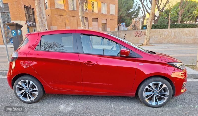 Begagnad Renault Zoe Edition One 50 kW (68 HK) 2020 Röd Halvkombi
