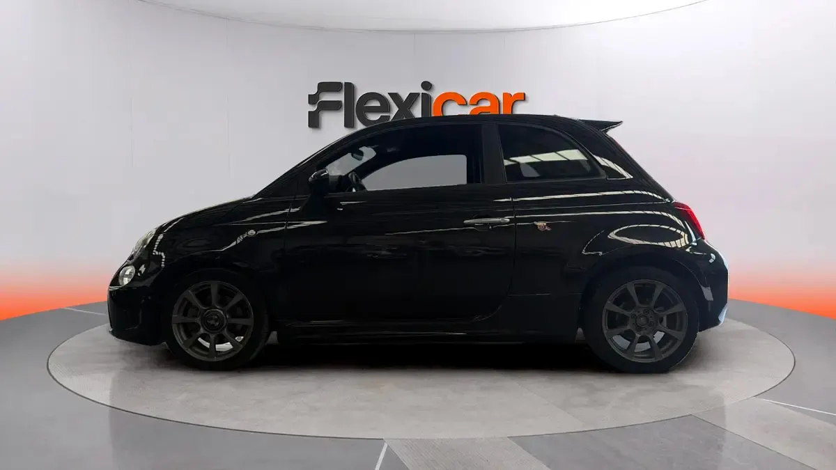 Usado Abarth 595 165 CV (121 kW) 2022 Negro Berlina