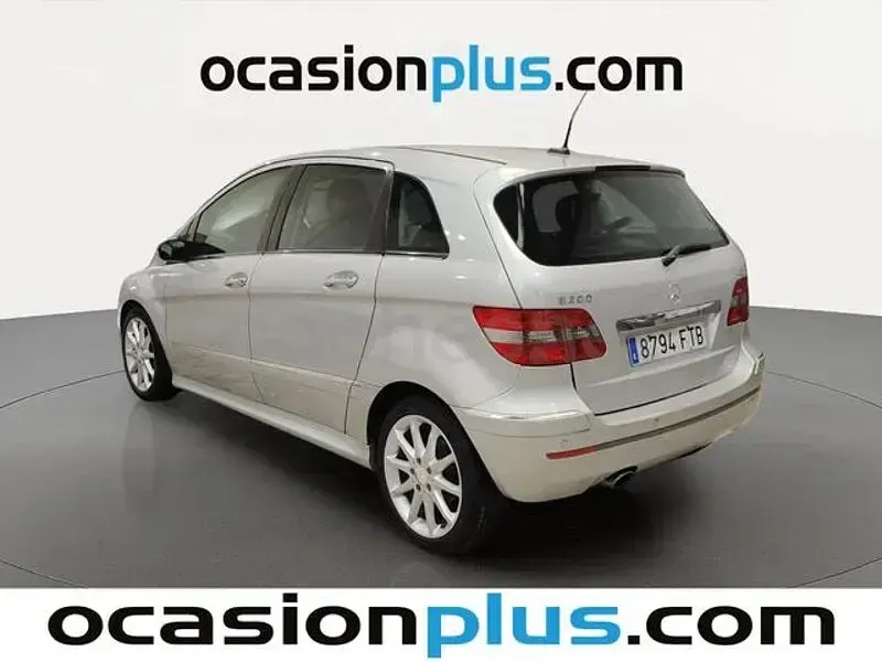 Usado Mercedes B200 140 CV (102 kW) 2007 Gris / plata Monovolumen