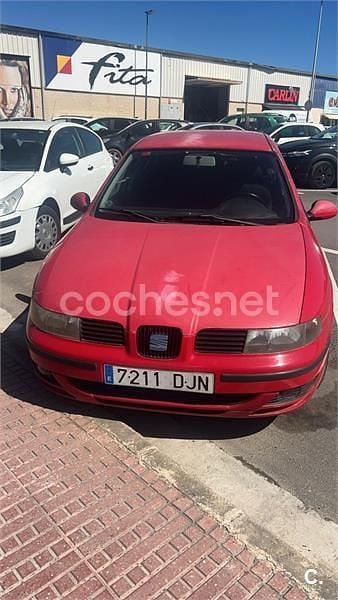 Usado Seat Leon 105 CV (77 kW) 2005 Rojo Utilitario