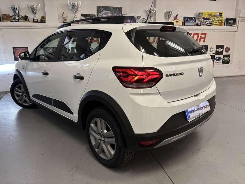 Usado Dacia Sandero Comfort 101 CV (74 kW) 2021 Blanco Utilitario