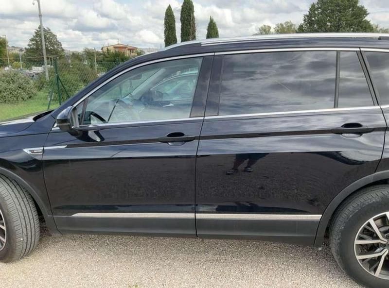 Usado VW Tiguan Allspace Sportline 150 CV (110 kW) 2018 Negro SUV