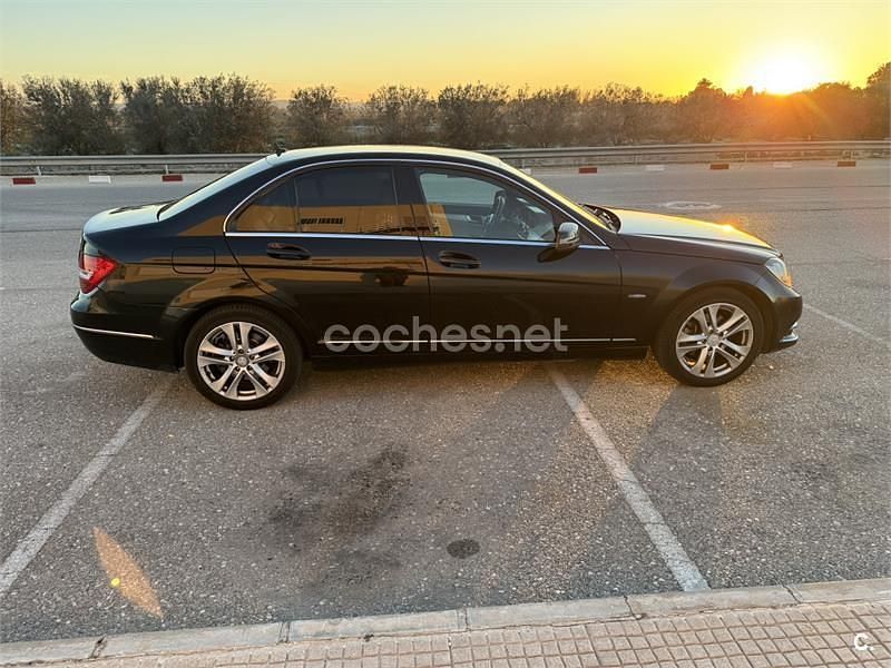 Usado Mercedes C220 Avantgarde 170 CV (125 kW) 2011 Negro Berlina
