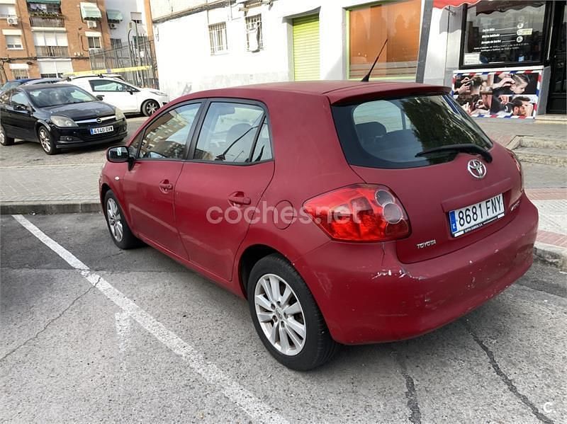 Usado Toyota Auris Sol 124 CV (91 kW) 2007 Rojo Utilitario