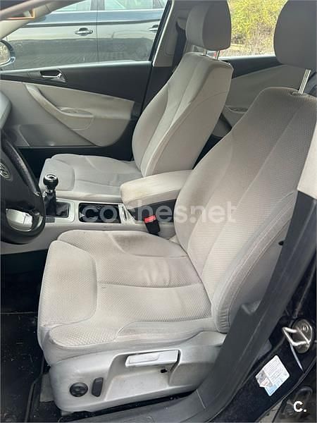 Usado VW Passat Advance 150 CV (110 kW) 2005 Azul Familiar