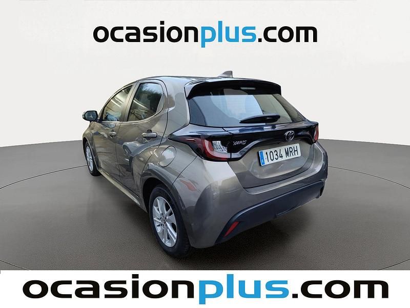 Usado Toyota Yaris Edition 125 CV (91 kW) 2024 Marrón Utilitario