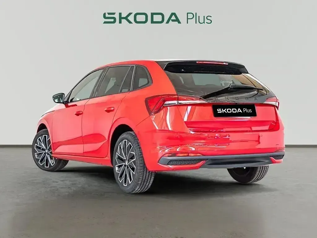 Usado Skoda Scala 115 CV (84 kW) 2025 Rojo Utilitario