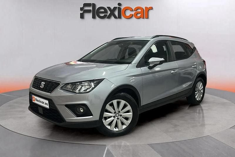 Usado Seat Arona Style Plus 116 CV (85 kW) 2021 Gris SUV