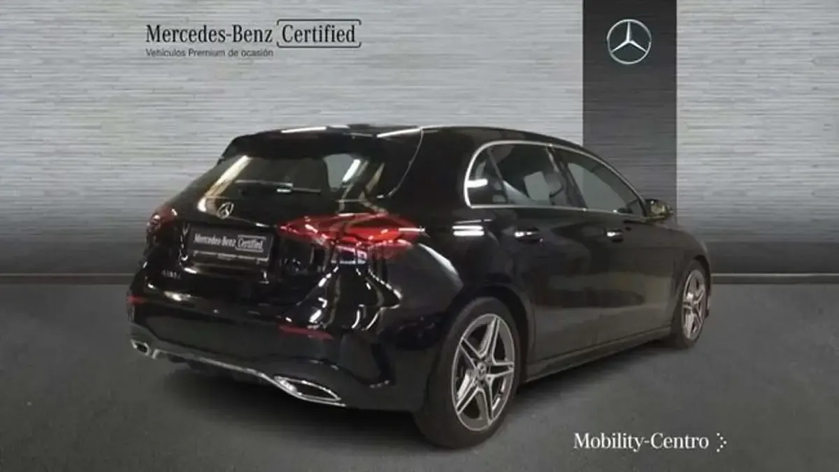 Usado Mercedes A180 109 CV (80 kW) 2024 Negro Utilitario