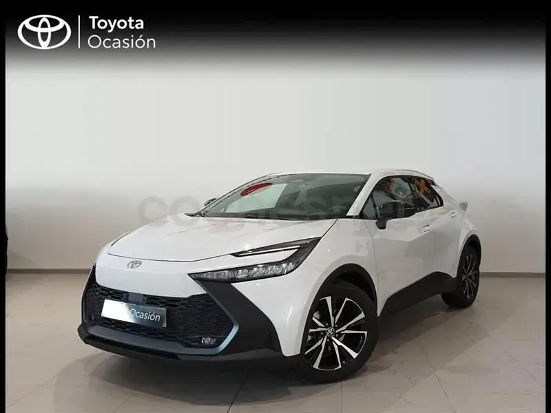 Begagnad Toyota C-HR Advance 140 HK (102 kW) 2024 Vit SUV