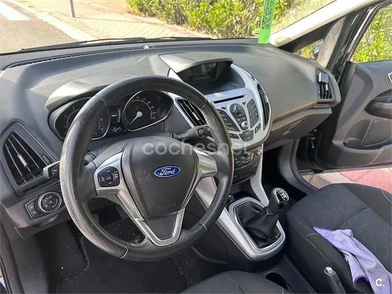 Usado Ford B-MAX Trend 100 CV (73 kW) 2012 Negro Monovolumen