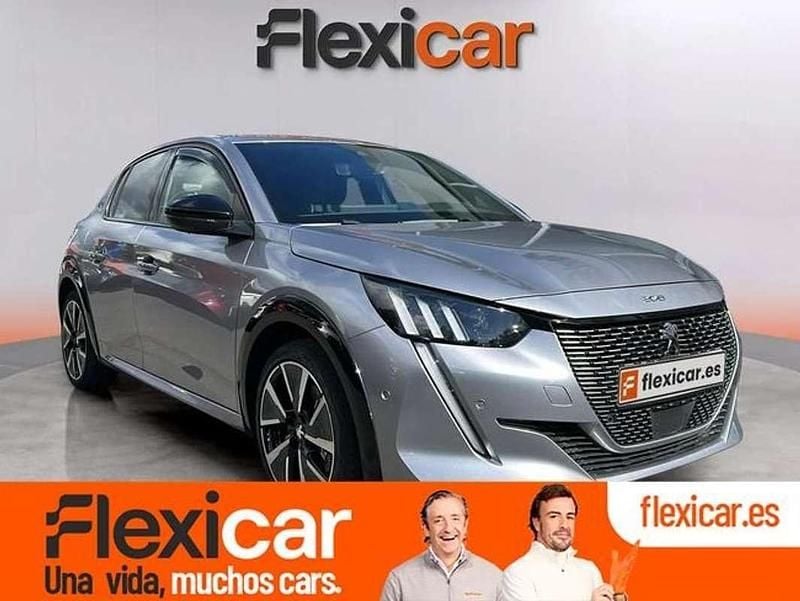 Usado Peugeot e-208 GT 100 kW (136 CV) 2022 Gris Utilitario