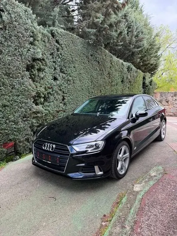Usado Audi A3 116 CV (85 kW) 2020 Negro Berlina