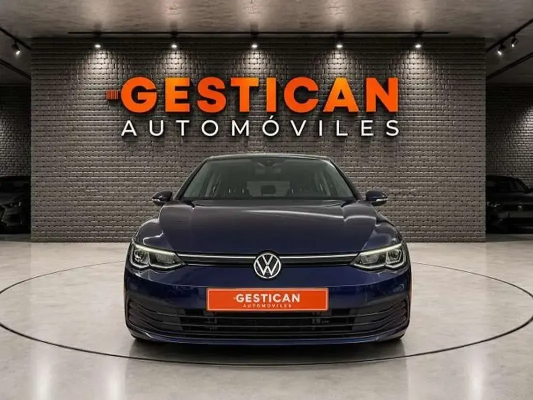 Usado VW Golf VIII Life 110 CV (80 kW) 2022 Azul Utilitario