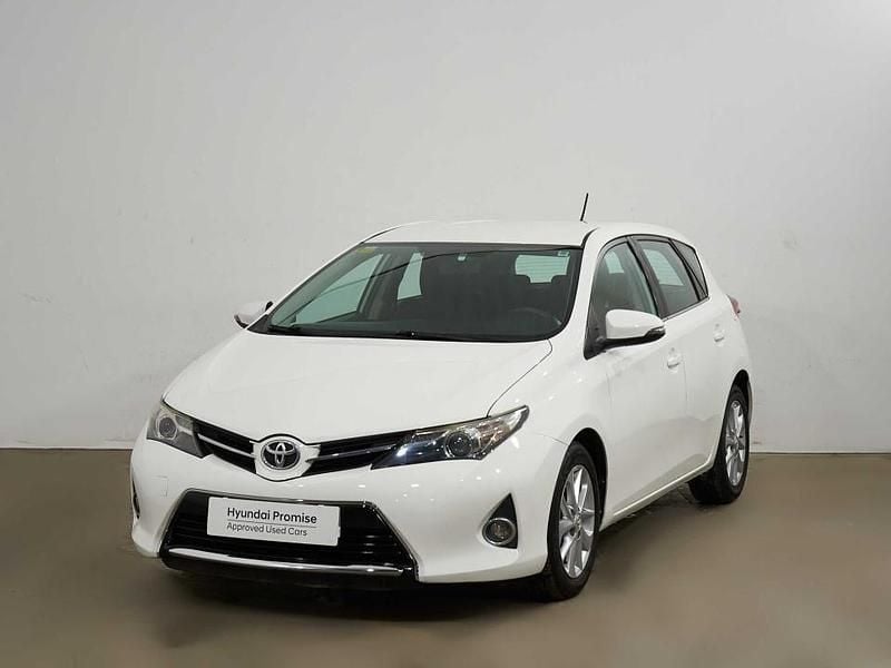 Blanco Usado 2015 Toyota Auris Business Edition Berlina | 10.490 € (Precio justo) - Imagen 1/4