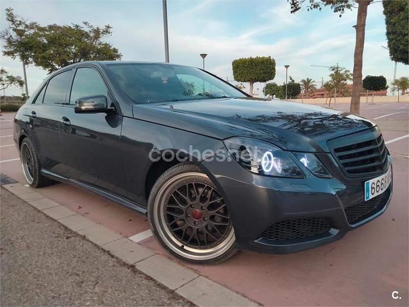 Usado Mercedes E200 Avantgarde 136 CV (100 kW) 2010 Negro Berlina